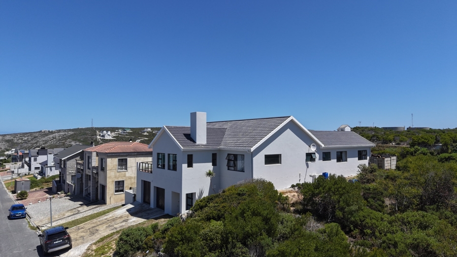 4 Bedroom Property for Sale in Struisbaai Western Cape